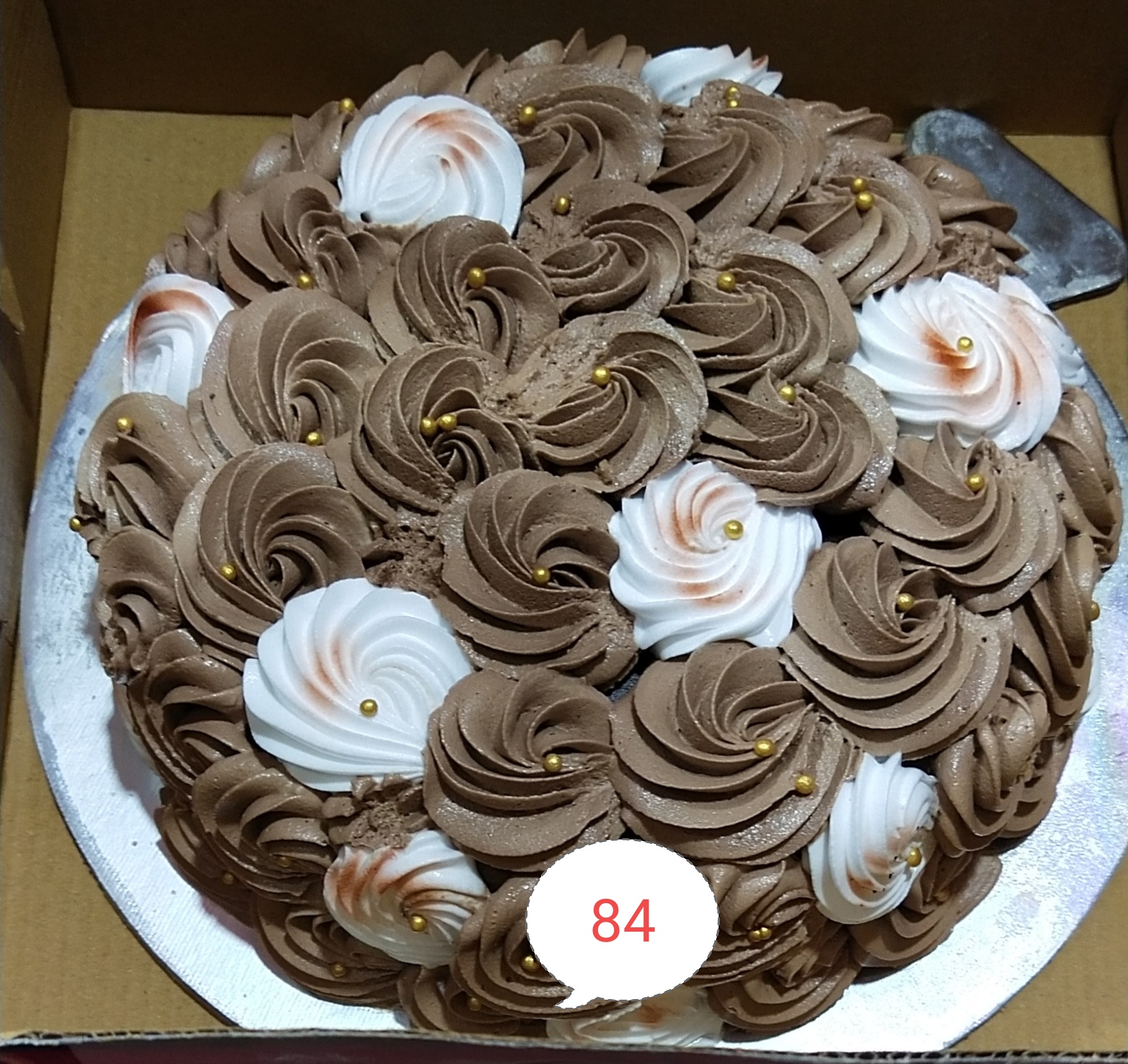BROWN  FLOWER CAKE